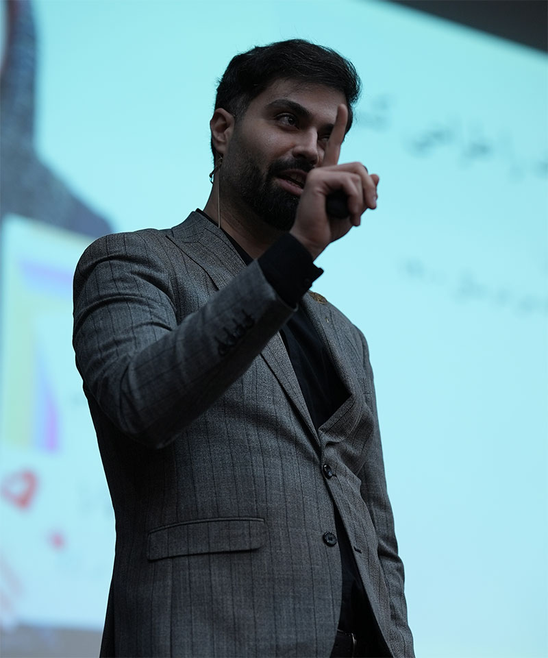 دکتر ماکان اریا پارسا در سخنرانی کارآفرینان موفق